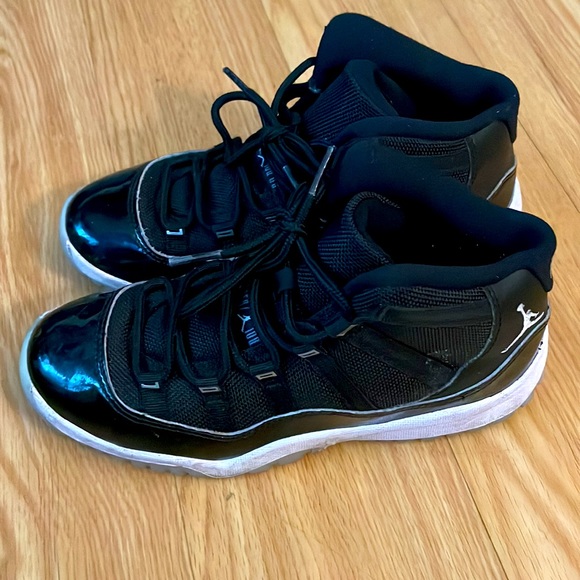 Jordan 11s - Picture 4 of 4